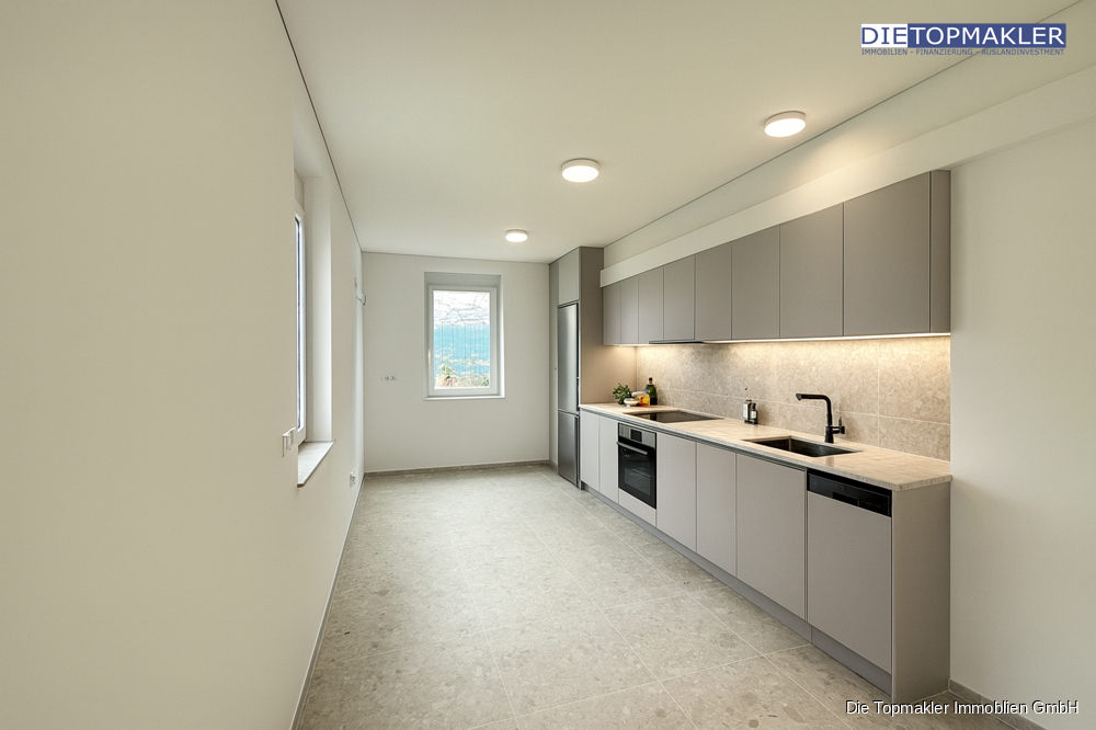 Erstbezug, moderne Doppelhaushälfte in Schlangen - Küche (82174)