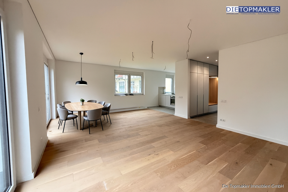 Erstbezug, moderne Doppelhaushälfte in Schlangen - Essbereich (82170)