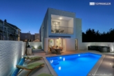 1 - Moderne Doppelhaushälfte mit Pool nur 150 m vom Meer entfernt – Top-Investment bei Zadar