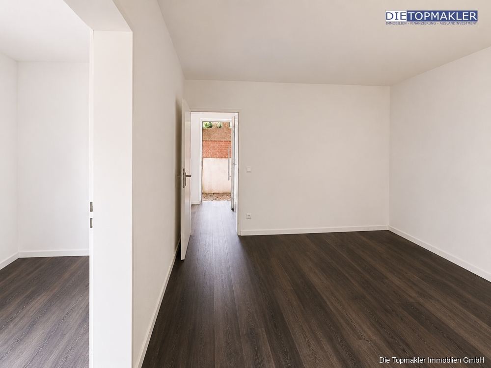 Einfamilienhaus mit 2 Einliegerwohnungen in der Südstadt - Wohnung Nr.2_Wohnen. (85808)