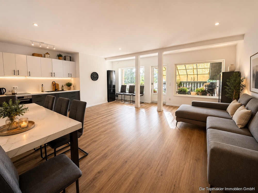 Modernisiertes Einfamilienhaus mit attraktiver Mieteinnahme, großzügigem Garten, Garage & Carport - Wohnzimmer (85488)