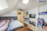 Dachgeschoss - Gepflegtes Dreifamilienhaus mit Garten