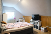 Schlafzimmer Nr.2 im Obergeschoss - Großes lichtdurchflutetes Einfamilienhaus