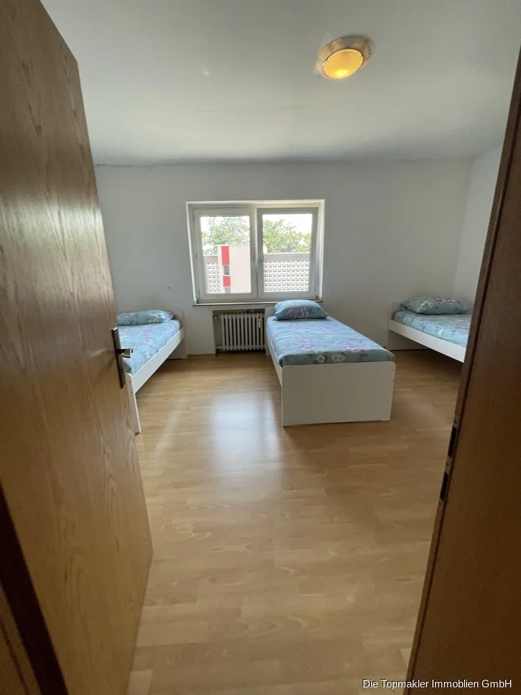 Helle Etagenwohnung in Duisburg - Zimmer 1 (87100)