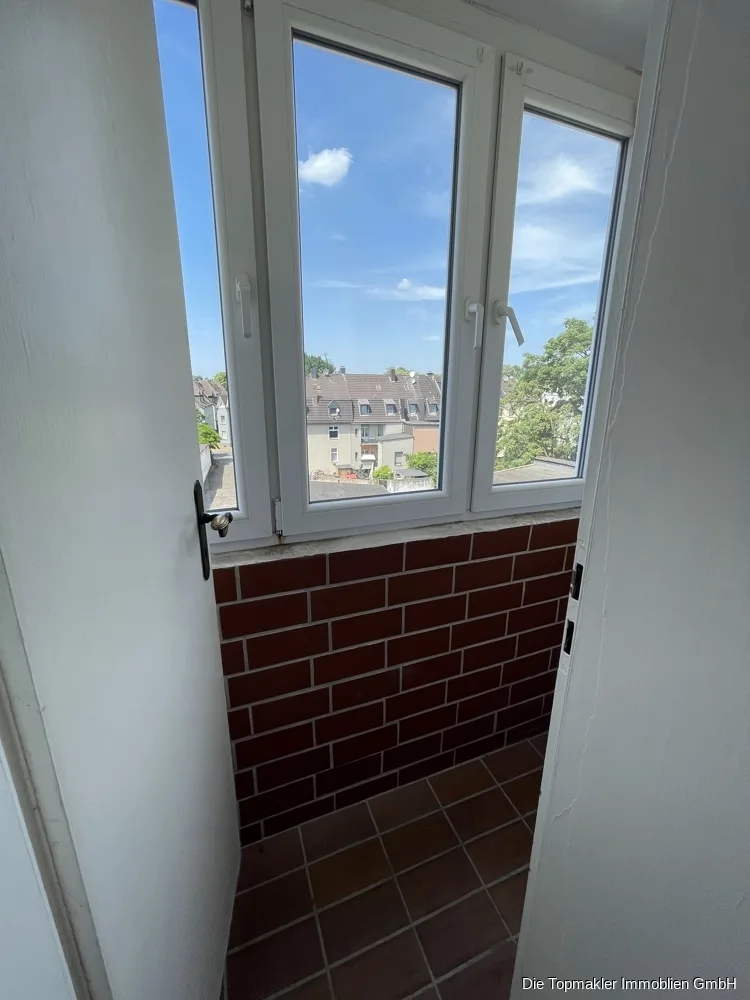 Helle Etagenwohnung in Duisburg - Loggia (87114)