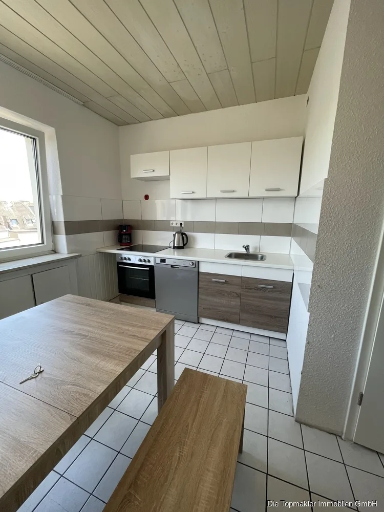 Helle Etagenwohnung in Duisburg - Küche (87096)
