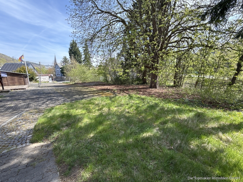 Attraktives Baugrundstück für Mehrfamilienhaus in gewachsener Lage - Bild (83759)