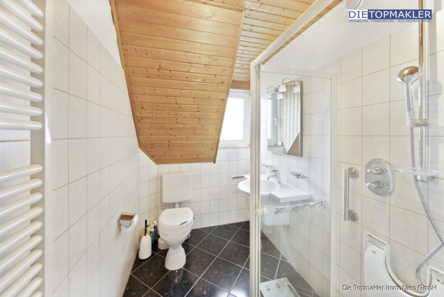 Badezimmer im Obergeschoss