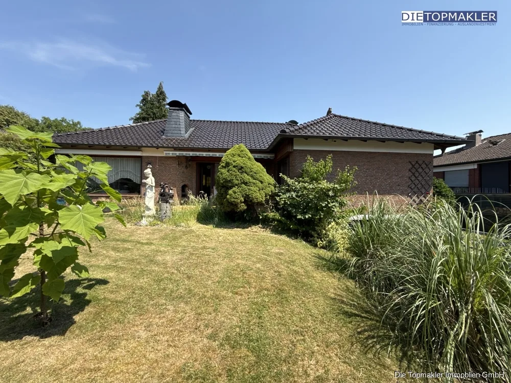 Bungalow in Bielefeld - Vorgarten / Terrasse (86610)