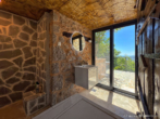 Bild - Zweistöckiges Natursteinhaus in ruhiger Lage