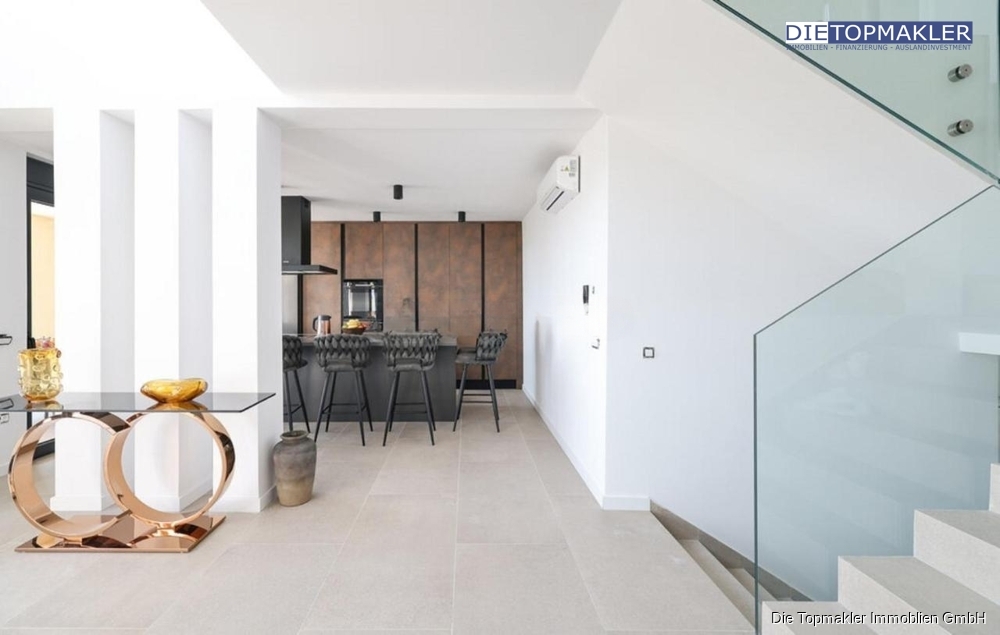 Moderne Villa mit atemberaubendem Meerblick - Bild (83885)