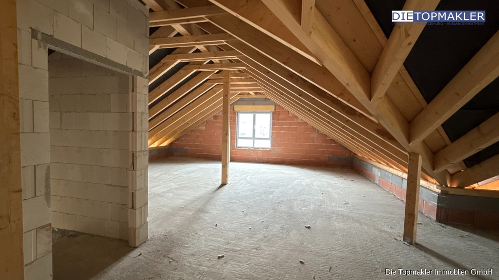 Wohnen auf einer Ebene – Charmanter Bungalow zum Wohlfühlen - Dachgeschoss (86227)