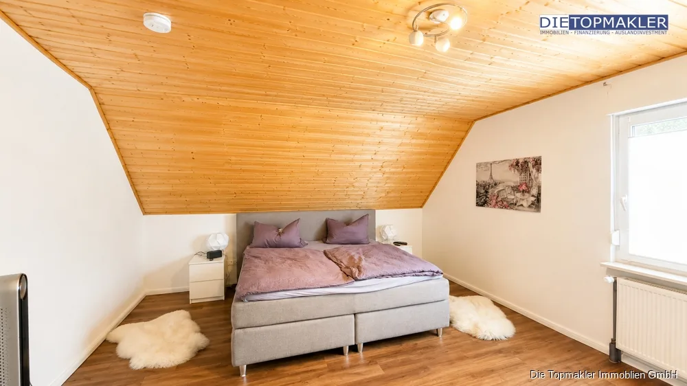 Großzügige Doppelhaushälfte mit fünf Schlafzimmern – ideal für die große Familie - Schlafzimmer / Eltern (86768)