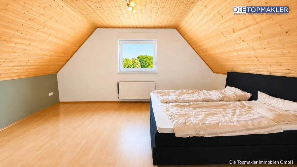 Großzügige Doppelhaushälfte mit fünf Schlafzimmern – ideal für die große Familie - Schlafzimmer Nr.4 (86771)