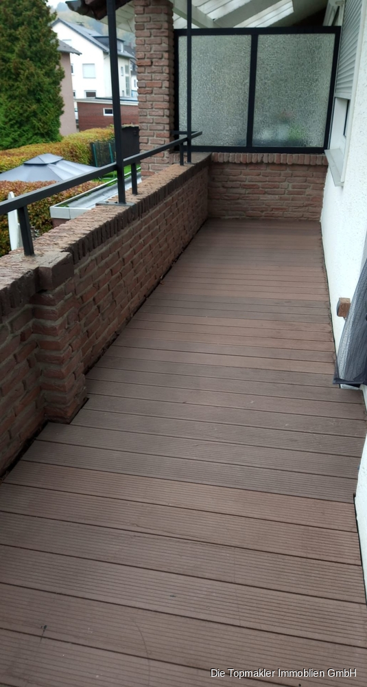 Helle 2,5 Zimmer Wohnung in Bad Driburg mit Balkon - Balkon mit Markise (57004)