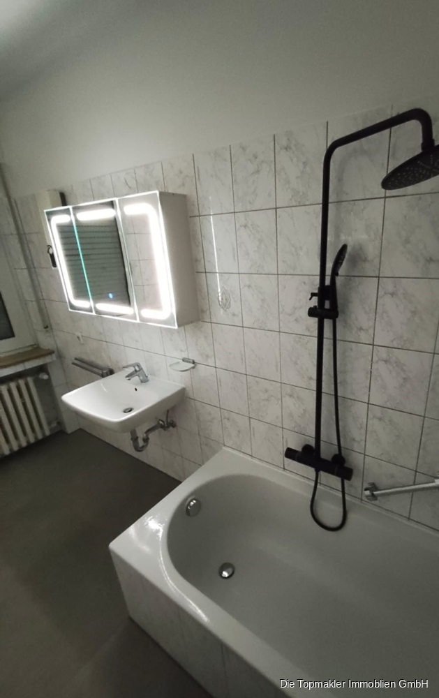 Helle 2,5 Zimmer Wohnung in Bad Driburg mit Balkon - Tageslichtbad (57005)